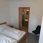 Nrv Twee-persoonskamer Met Gemeenschappelijke Keuken בית אירוח *