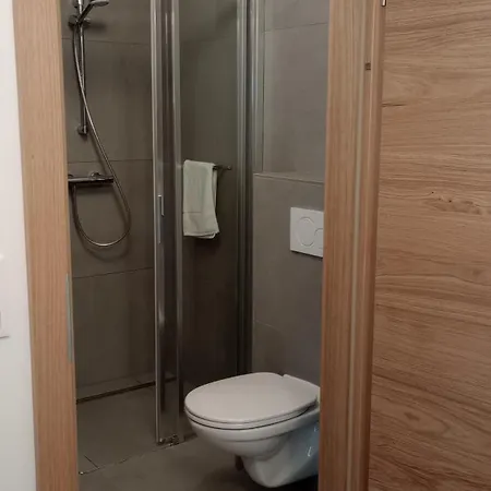 Alloggio in famiglia Nrv Twee-persoonskamer Met Gemeenschappelijke Keuken