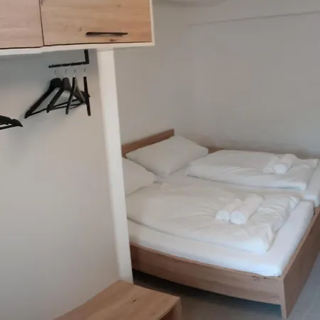 Nrv Twee-persoonskamer Met Gemeenschappelijke Keuken Pansiyon Möderbrugg