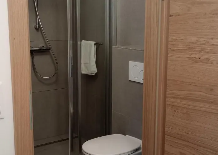 Nrv Twee-persoonskamer Met Gemeenschappelijke Keuken 民宿 *