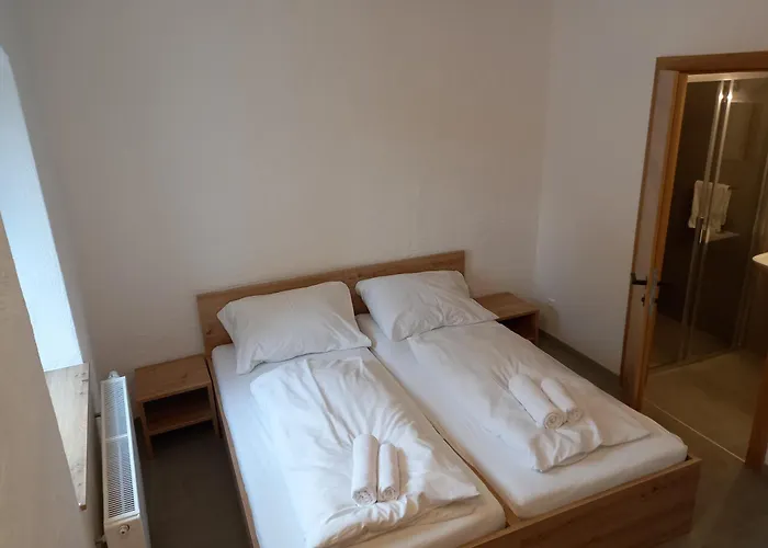 Nrv Twee-persoonskamer Met Gemeenschappelijke Keuken 홈스테이 *