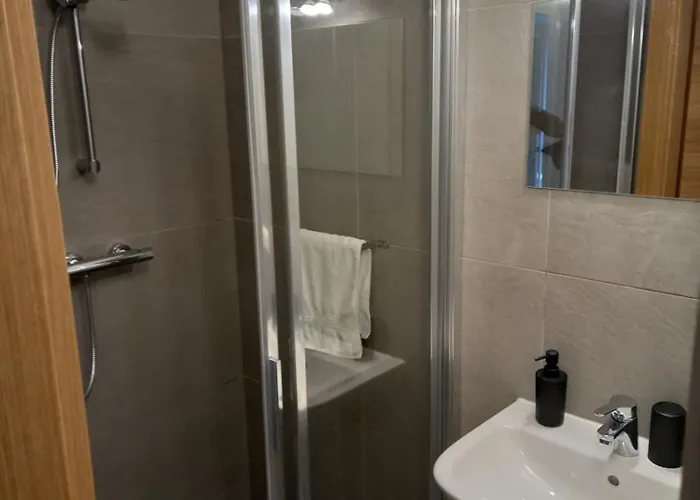 Nrv Twee-persoonskamer Met Gemeenschappelijke Keuken 民宿 *